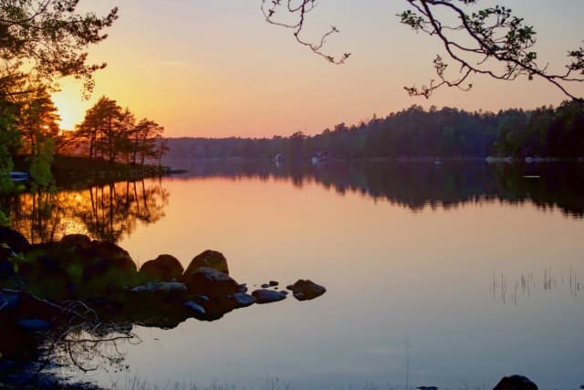 Najlepsze pole namiotowe nad jeziorem w Śląskim – unikaj tłumów i ciesz się naturą Najlepsze pole namiotowe nad jeziorem w Śląskim – unikaj tłumów i ciesz się naturą
