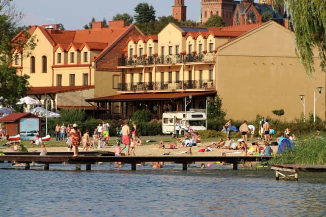 Jezioro Licheńskie: ukryte skarby i atrakcje, które musisz poznać Jezioro Licheńskie: ukryte skarby i atrakcje, które musisz poznać